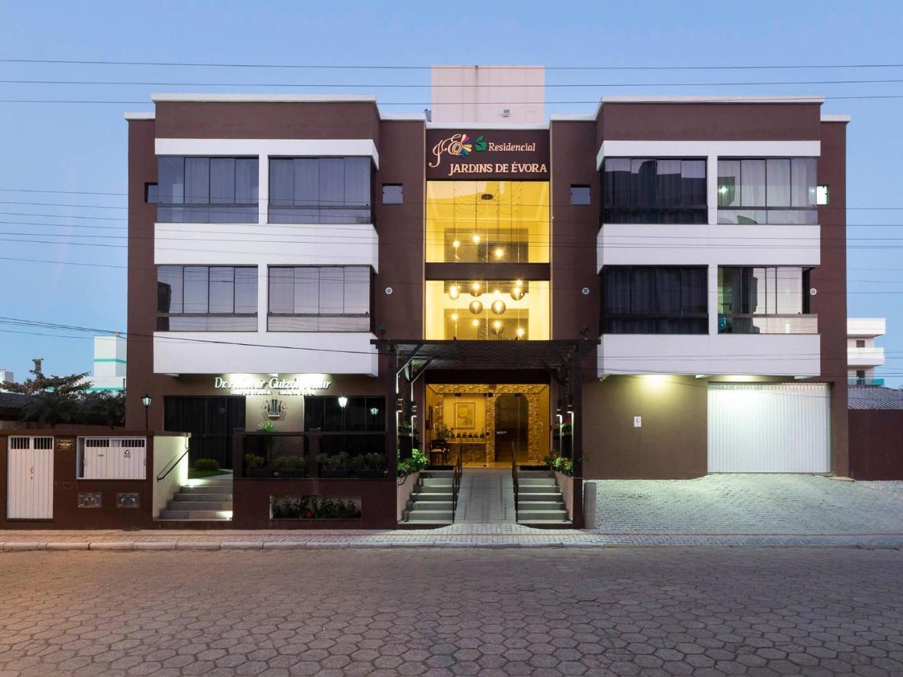 Apartamento Economico Para 4 Pessoas Em Bombinhas Exterior foto
